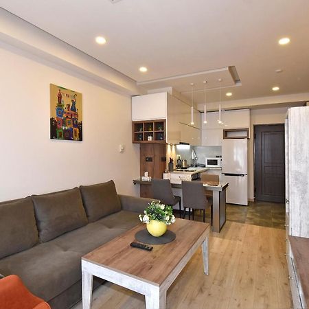 Home4You Apartments On Koghbatsi 耶烈万 外观 照片