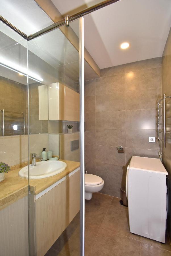 Home4You Apartments On Koghbatsi 耶烈万 外观 照片
