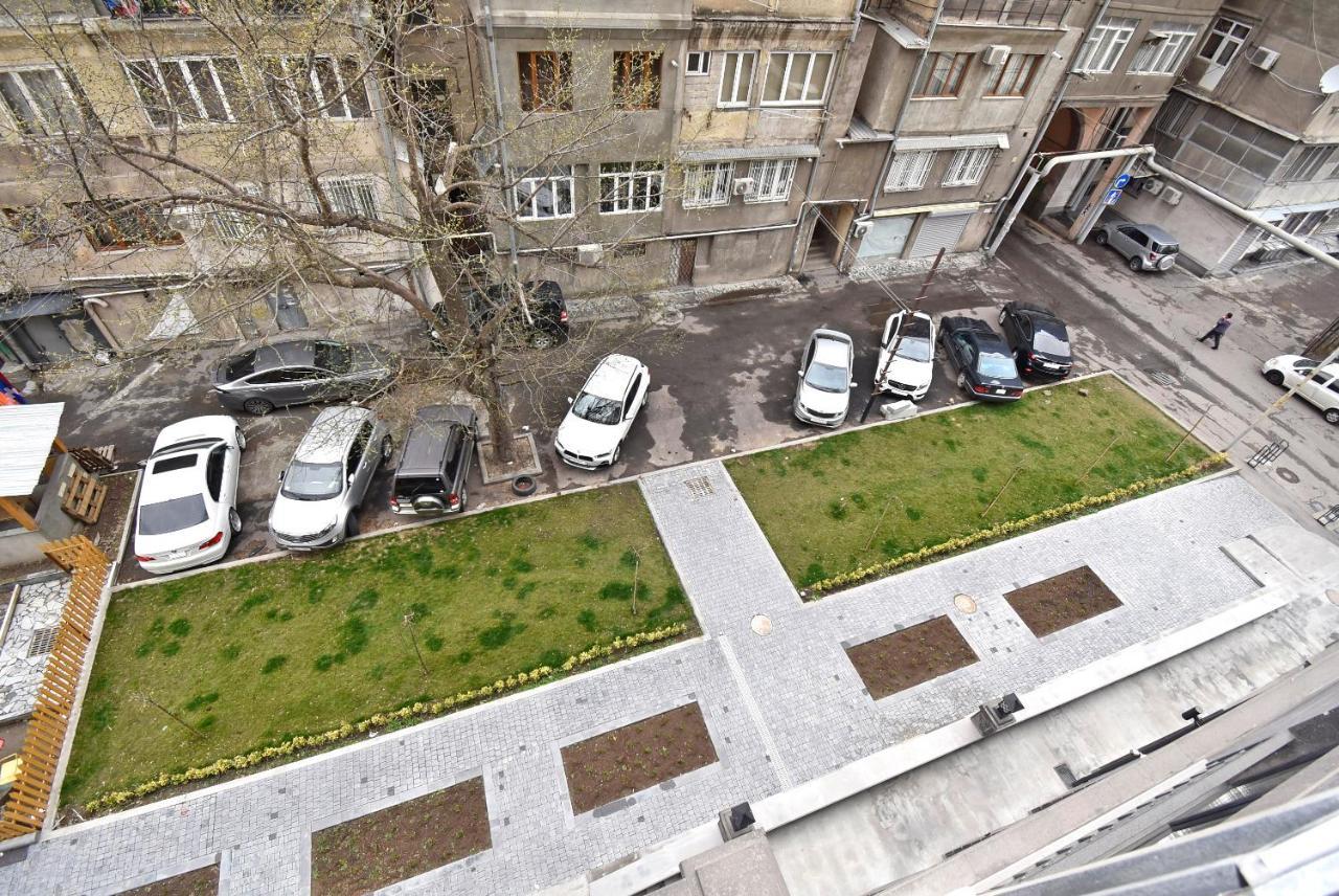 Home4You Apartments On Koghbatsi 耶烈万 外观 照片