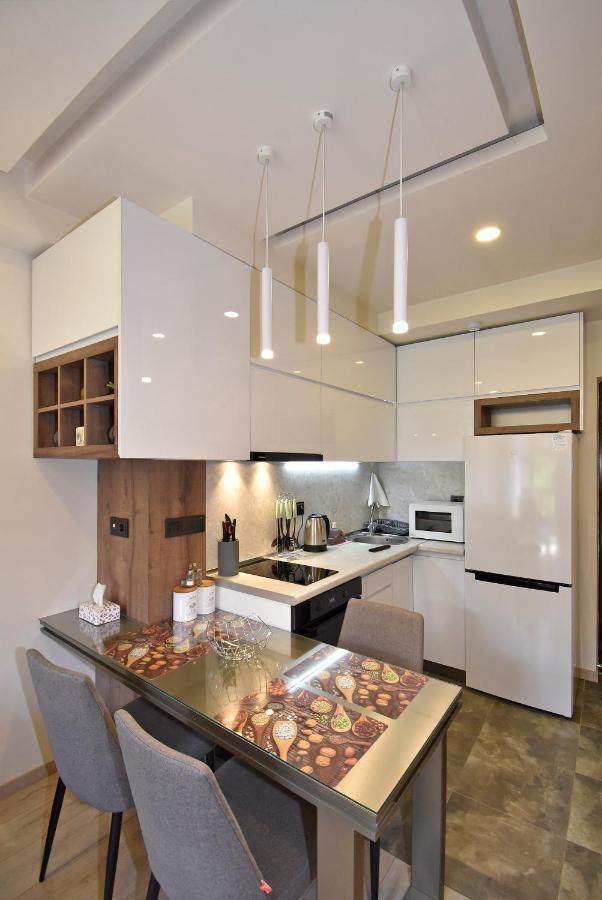 Home4You Apartments On Koghbatsi 耶烈万 外观 照片