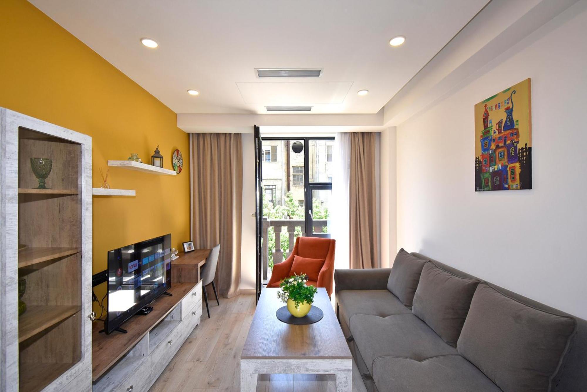 Home4You Apartments On Koghbatsi 耶烈万 外观 照片