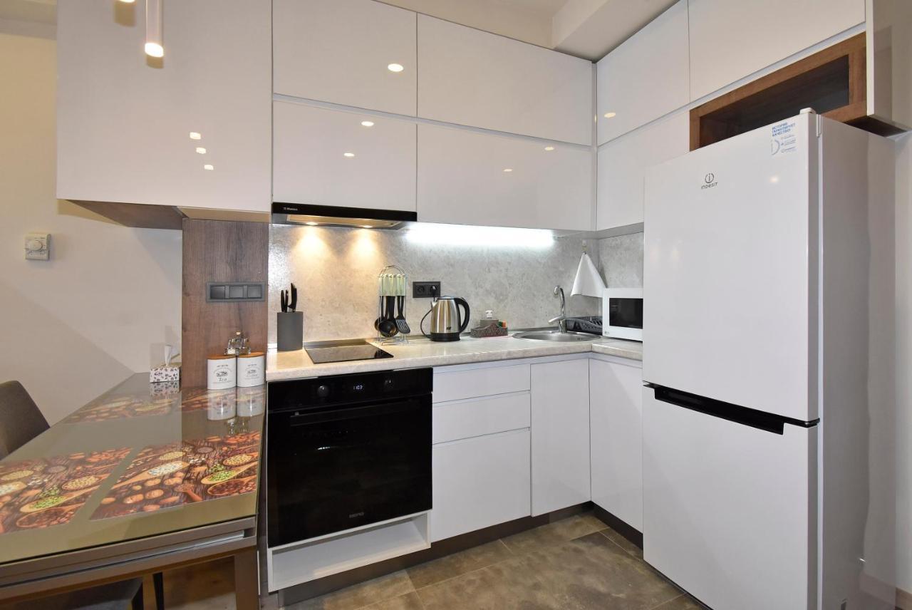 Home4You Apartments On Koghbatsi 耶烈万 外观 照片